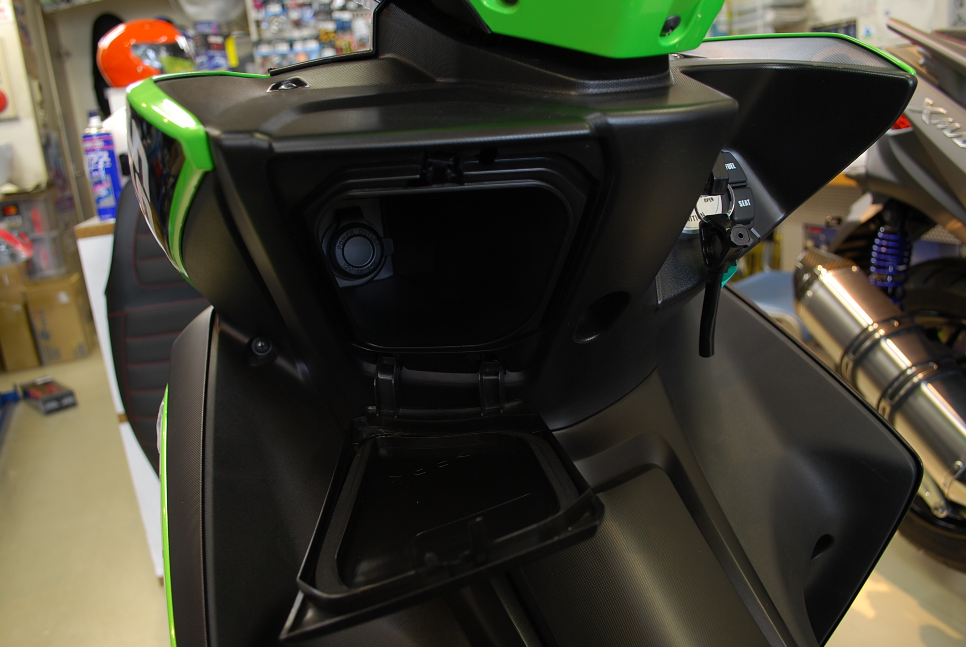 エアロックス　N-MAX　ヨシムラ 020